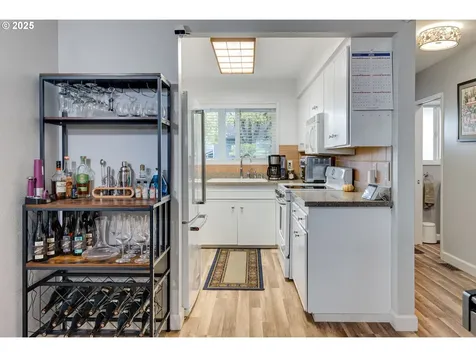 553 N Hayden Bay Drive Portland OR 97217