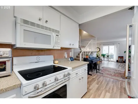 553 N Hayden Bay Drive Portland OR 97217