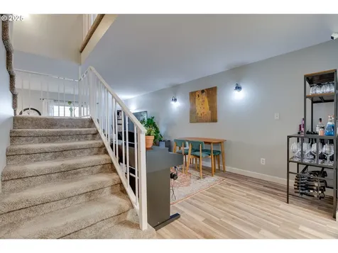 553 N Hayden Bay Drive Portland OR 97217