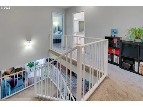 553 N Hayden Bay Drive Portland OR 97217