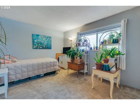 553 N Hayden Bay Drive Portland OR 97217