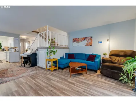 553 N Hayden Bay Drive Portland OR 97217