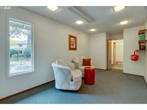 553 N Hayden Bay Drive Portland OR 97217