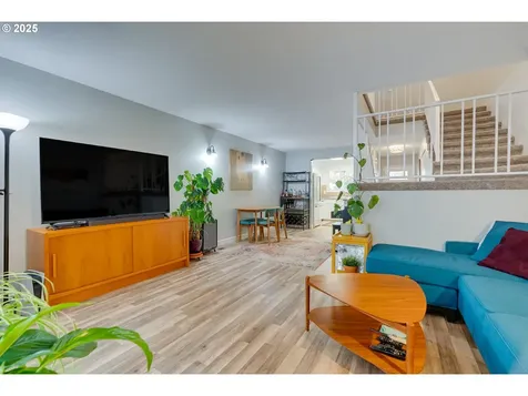 553 N Hayden Bay Drive Portland OR 97217