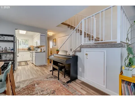 553 N Hayden Bay Drive Portland OR 97217