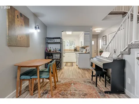 553 N Hayden Bay Drive Portland OR 97217