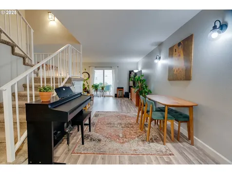 553 N Hayden Bay Drive Portland OR 97217