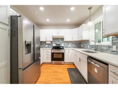 1575 N Henry Street Coquille OR 97423