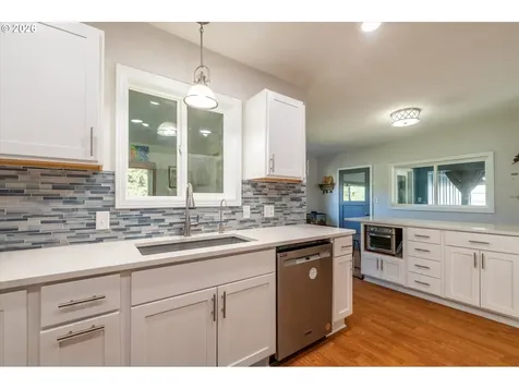 1575 N Henry Street Coquille OR 97423