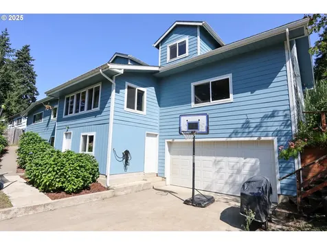1575 N Henry Street Coquille OR 97423