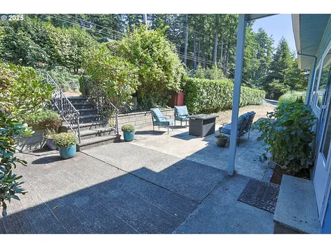 1575 N Henry Street Coquille OR 97423