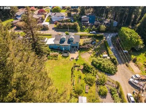 1575 N Henry Street Coquille OR 97423