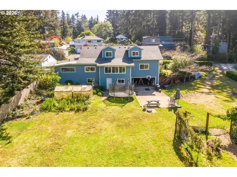 1575 N Henry Street Coquille OR 97423