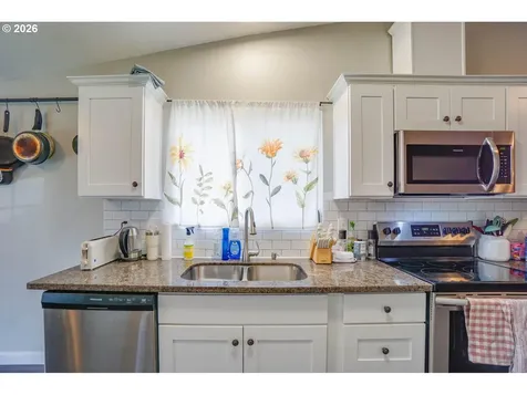 4605 NE 161st Avenue Vancouver WA 98682