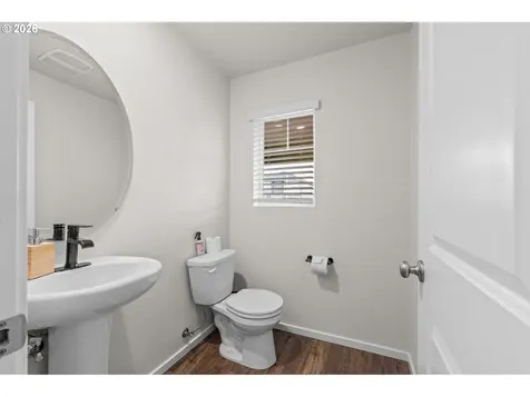 2390 Halter Drive Woodburn OR 97071