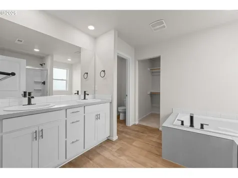 2390 Halter Drive Woodburn OR 97071