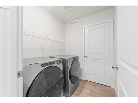 2390 Halter Drive Woodburn OR 97071