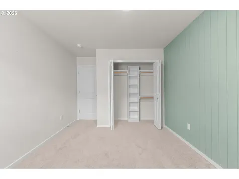 2390 Halter Drive Woodburn OR 97071