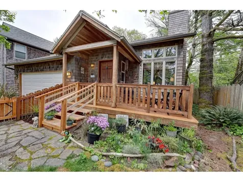 615 N Larch Street Cannon Beach OR 97110