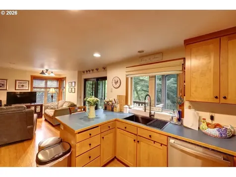 615 N Larch Street Cannon Beach OR 97110