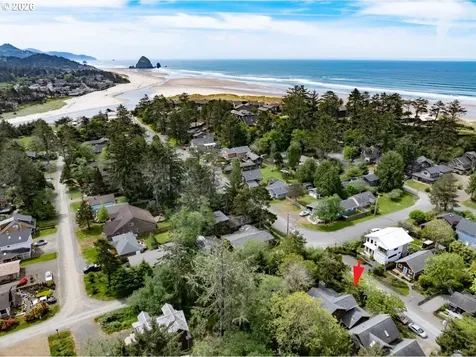 615 N Larch Street Cannon Beach OR 97110