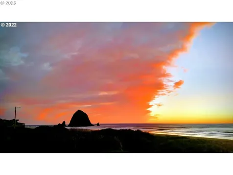 615 N Larch Street Cannon Beach OR 97110