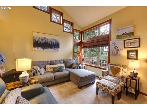 615 N Larch Street Cannon Beach OR 97110