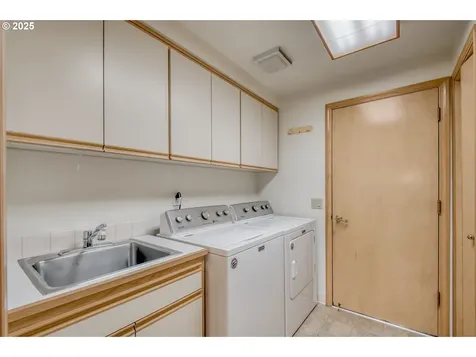 12690 SW Peachvale Street Portland OR 97224
