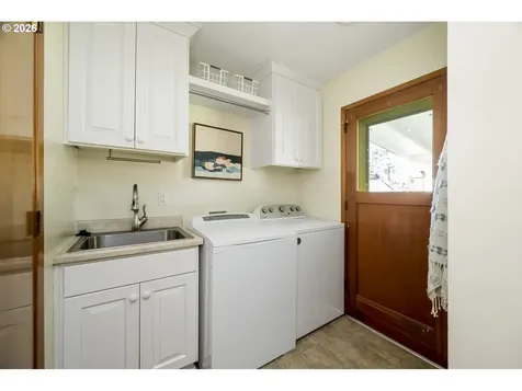 1125 N Manzanita Street Canby OR 97013