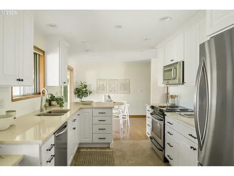 1125 N Manzanita Street Canby OR 97013