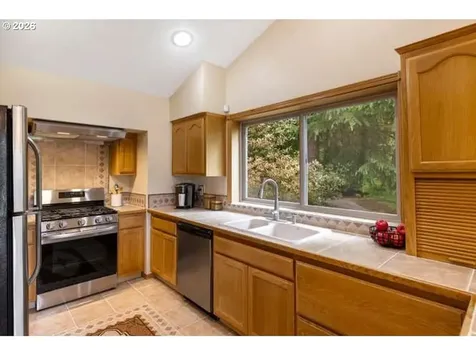 10585 Beutel Road Oregon City OR 97045