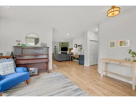12172 Salmon Court Oregon City OR 97045