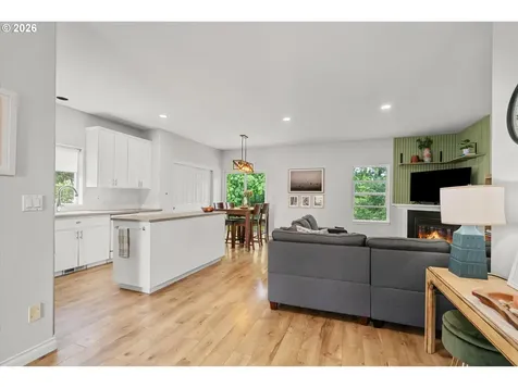 12172 Salmon Court Oregon City OR 97045