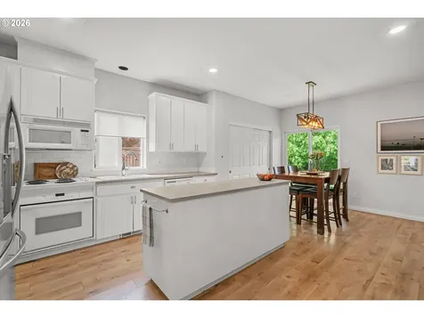 12172 Salmon Court Oregon City OR 97045
