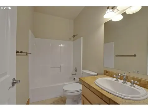 9020 SW 25th Avenue Portland OR 97219