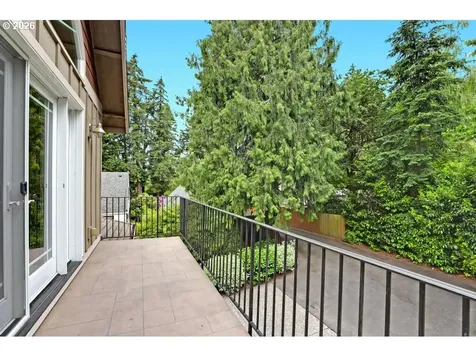 9020 SW 25th Avenue Portland OR 97219