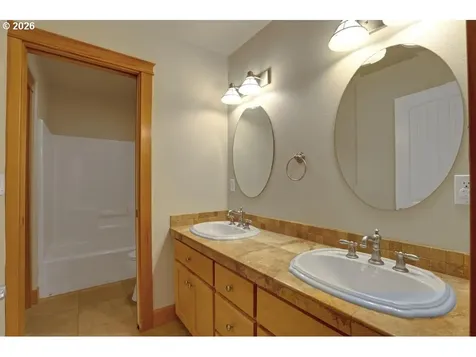 9020 SW 25th Avenue Portland OR 97219