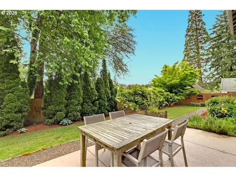 9020 SW 25th Avenue Portland OR 97219