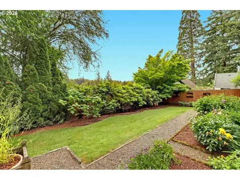 9020 SW 25th Avenue Portland OR 97219