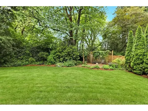 9020 SW 25th Avenue Portland OR 97219