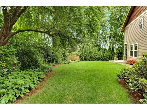 9020 SW 25th Avenue Portland OR 97219