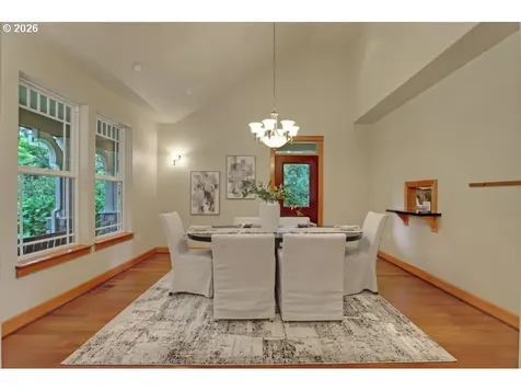 9020 SW 25th Avenue Portland OR 97219