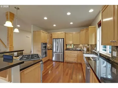 9020 SW 25th Avenue Portland OR 97219