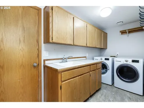 10605 SW Tualatin Drive Portland OR 97224