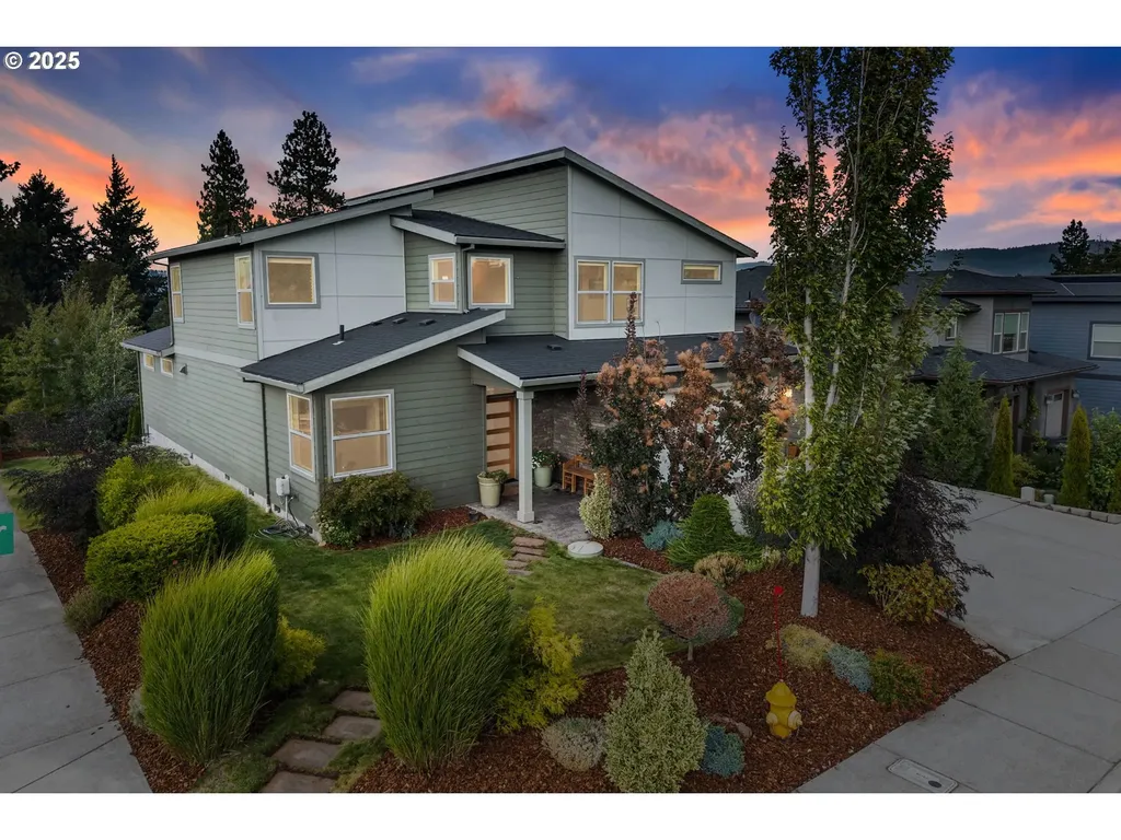 3990 Carr Drive Hood River OR 97031