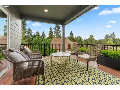 3990 Carr Drive Hood River OR 97031