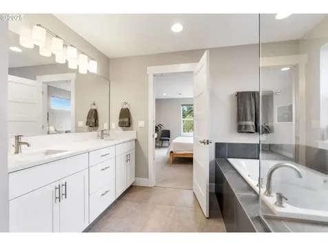 3990 Carr Drive Hood River OR 97031