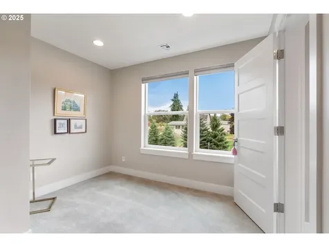 3990 Carr Drive Hood River OR 97031