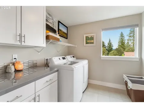 3990 Carr Drive Hood River OR 97031