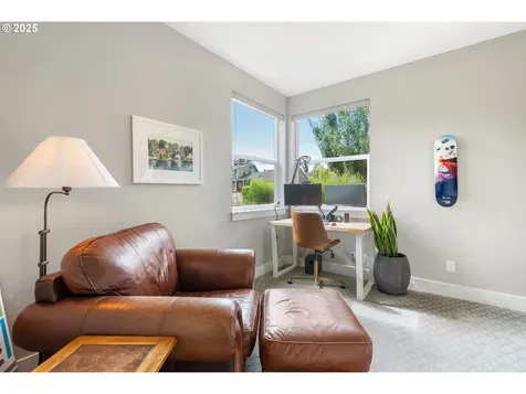 3990 Carr Drive Hood River OR 97031